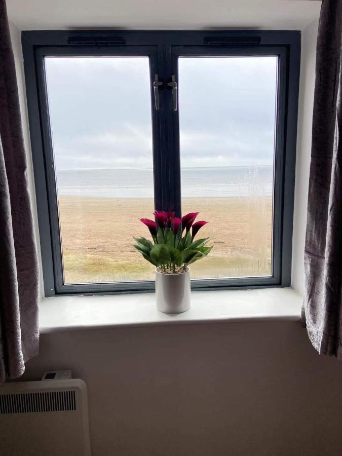 Beach Front Apt With Stunning Sea View Swansea Eksteriør bilde