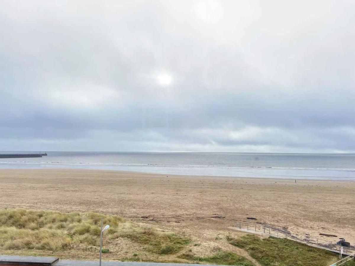 Beach Front Apt With Stunning Sea View Swansea Eksteriør bilde