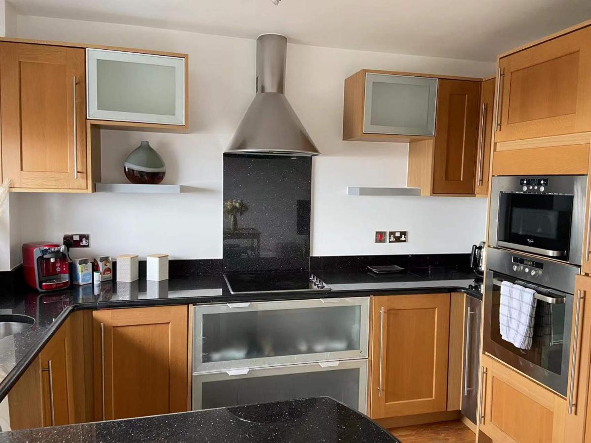 Beach Front Apt With Stunning Sea View Swansea Eksteriør bilde