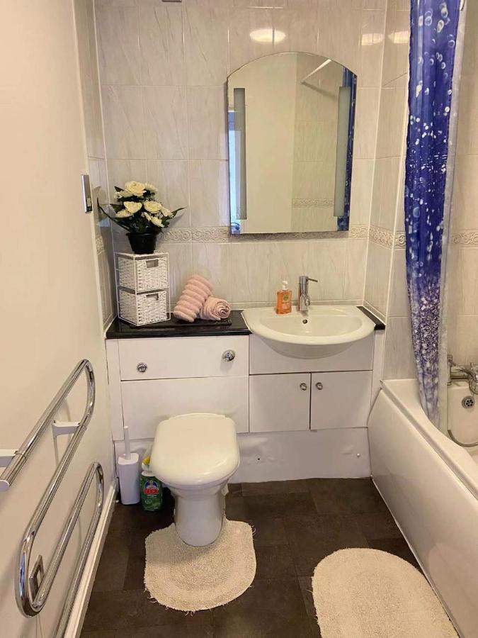 Beach Front Apt With Stunning Sea View Swansea Eksteriør bilde