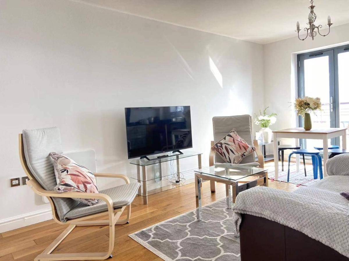 Beach Front Apt With Stunning Sea View Swansea Eksteriør bilde